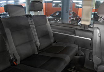 Подержанный автомобиль Volkswagen Multivan 2010 года (13 фото)