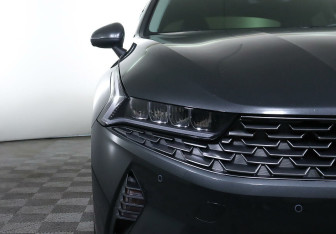 Подержанный автомобиль Kia K5 2021 года (7 фото)