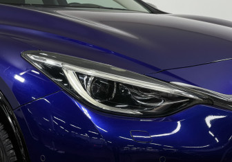 Подержанный автомобиль Infiniti Q30 2016 года (17 фото)
