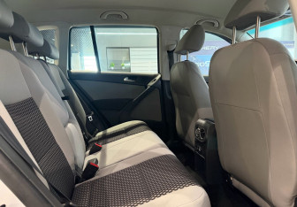 Подержанный автомобиль Volkswagen Tiguan 2010 года (11 фото)