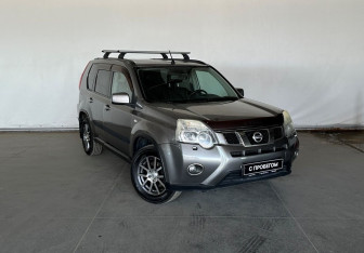 Подержанный автомобиль Nissan X-Trail 2011 года (3 фото)
