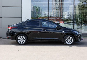 Подержанный автомобиль Hyundai Solaris Sedan 2021 года (4 фото)