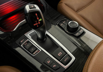 Подержанный автомобиль BMW X3 2017 года (16 фото)