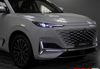 Подержанный автомобиль Changan UNI-K 2023 года (26 фото)