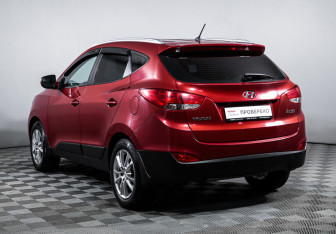 Подержанный автомобиль Hyundai ix35 2010 года (7 фото)