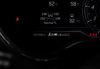 Подержанный автомобиль Cadillac CT5 2021 года (11 фото)