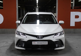 Подержанный автомобиль Toyota Camry Sedan 2021 года (2 фото)
