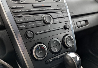 Подержанный автомобиль Mazda CX-7 2011 года (21 фото)