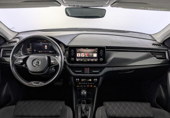 Подержанный автомобиль Skoda Rapid Liftback 2021 года (14 фото)