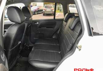 Подержанный автомобиль Ford Fusion 2008 года (8 фото)