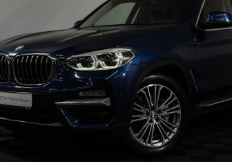 Подержанный автомобиль BMW X3 2018 года (21 фото)