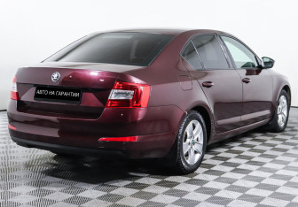 Подержанный автомобиль Skoda Octavia Liftback 2013 года (3 фото)