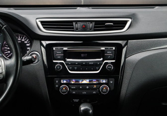 Подержанный автомобиль Nissan X-Trail 2017 года (10 фото)