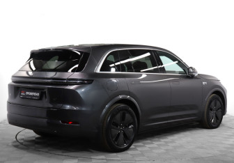 Подержанный автомобиль LiXiang L7 2024 года (5 фото)