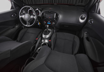 Подержанный автомобиль Nissan Juke 2012 года (12 фото)