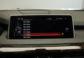 Подержанный автомобиль BMW X5 2016 года (16 фото)