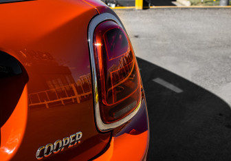 Подержанный автомобиль MINI Hatch 2018 года (14 фото)