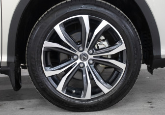 Подержанный автомобиль Lexus RX 2022 года (26 фото)