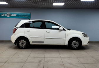 Подержанный автомобиль Kia Rio Hatchback 2010 года (4 фото)