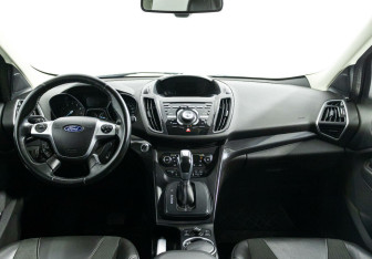 Подержанный автомобиль Ford Kuga 2015 года (8 фото)