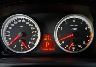 Подержанный автомобиль BMW X6 M 2013 года (14 фото)