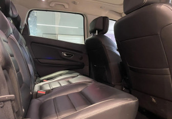 Подержанный автомобиль Renault Scenic 2018 года (12 фото)