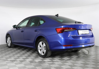 Подержанный автомобиль Skoda Octavia Liftback 2020 года (7 фото)