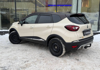 Подержанный автомобиль Renault Kaptur 2019 года (6 фото)