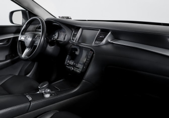 Подержанный автомобиль Infiniti QX50 2018 года (9 фото)