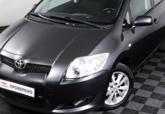 Подержанный автомобиль Toyota Auris Hatchback 2007 года (22 фото)