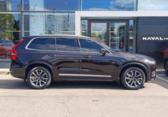 Подержанный автомобиль Volvo XC90 2015 года (4 фото)