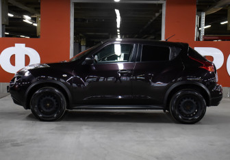 Подержанный автомобиль Nissan Juke 2013 года (8 фото)