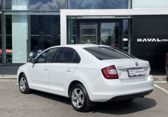 Подержанный автомобиль Skoda Rapid Liftback 2020 года (7 фото)