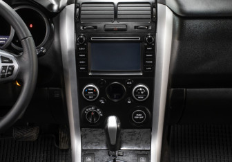 Подержанный автомобиль Suzuki Grand Vitara 2011 года (15 фото)