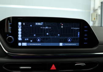 Подержанный автомобиль Hyundai Sonata 2021 года (17 фото)