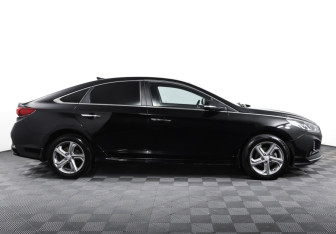 Подержанный автомобиль Hyundai Sonata 2019 года (4 фото)