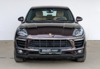 Подержанный автомобиль Porsche Macan 2017 года (2 фото)