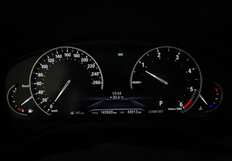 Подержанный автомобиль BMW X3 2019 года (16 фото)