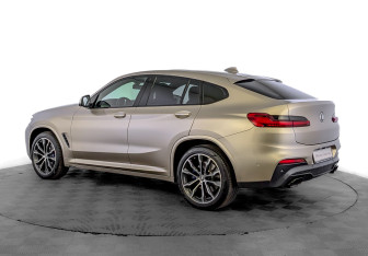 Подержанный автомобиль BMW X4 2019 года (7 фото)