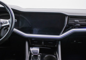 Подержанный автомобиль Volkswagen Touareg 2020 года (14 фото)