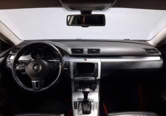 Подержанный автомобиль Volkswagen Passat CC 2008 года (18 фото)