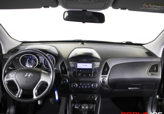 Подержанный автомобиль Hyundai ix35 2013 года (13 фото)