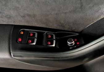 Подержанный автомобиль Audi RS Q3 2015 года (15 фото)