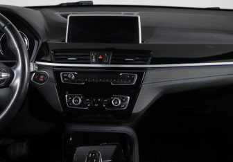 Подержанный автомобиль BMW X1 2020 года (13 фото)