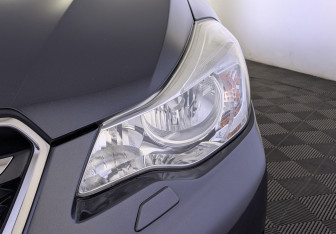 Подержанный автомобиль Subaru XV 2013 года (11 фото)