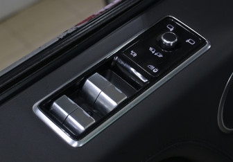 Подержанный автомобиль Land Rover Range Rover 2018 года (15 фото)