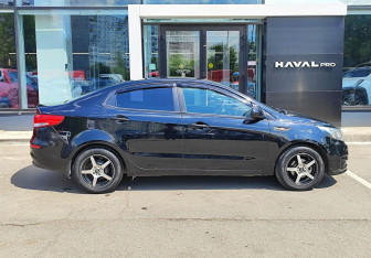 Подержанный автомобиль Kia Rio Sedan 2016 года (4 фото)