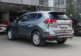 Подержанный автомобиль Nissan X-Trail 2021 года (6 фото)
