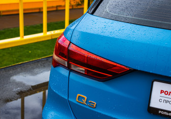 Подержанный автомобиль Audi Q3 2019 года (20 фото)