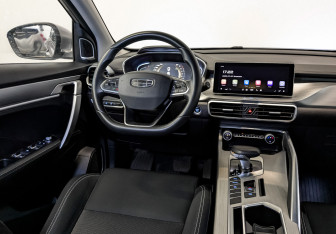 Подержанный автомобиль Geely Coolray 2023 года (30 фото)